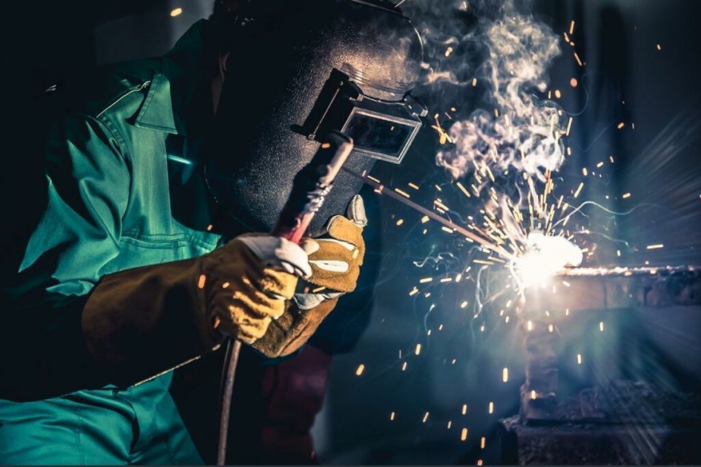 دورآموز welding noice انکلستان